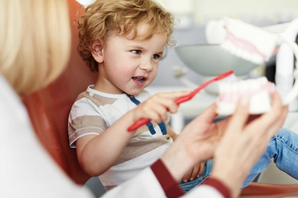 pediatric-oral-care-dentist-instruction-aspen-co-aspen-smile-dentistry